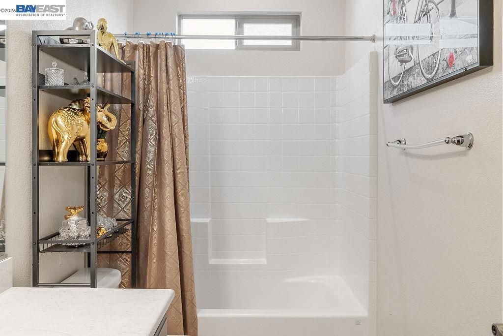 Image 16 of property listing at 910 Fargo St, Stockton, CA 95204