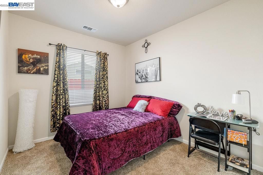 Image 17 of property listing at 910 Fargo St, Stockton, CA 95204