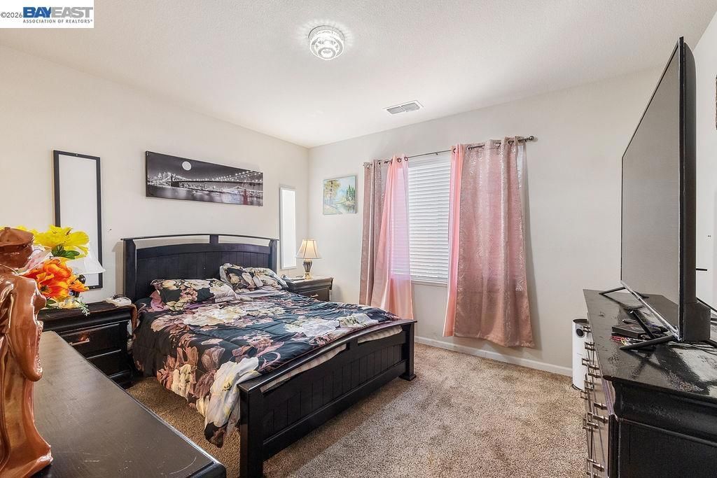 Image 22 of property listing at 910 Fargo St, Stockton, CA 95204