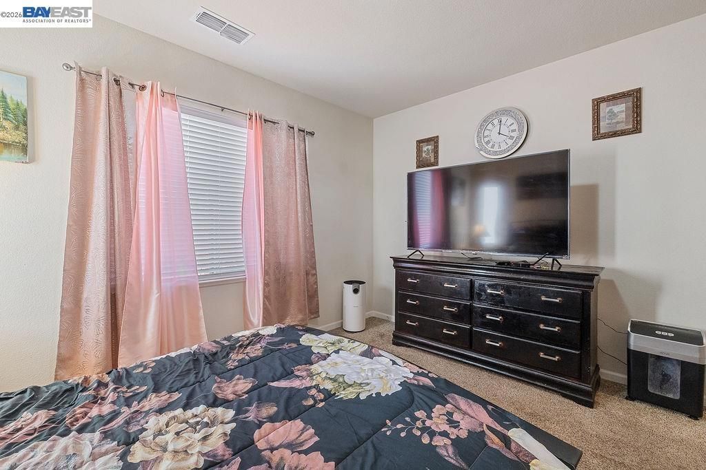 Image 24 of property listing at 910 Fargo St, Stockton, CA 95204