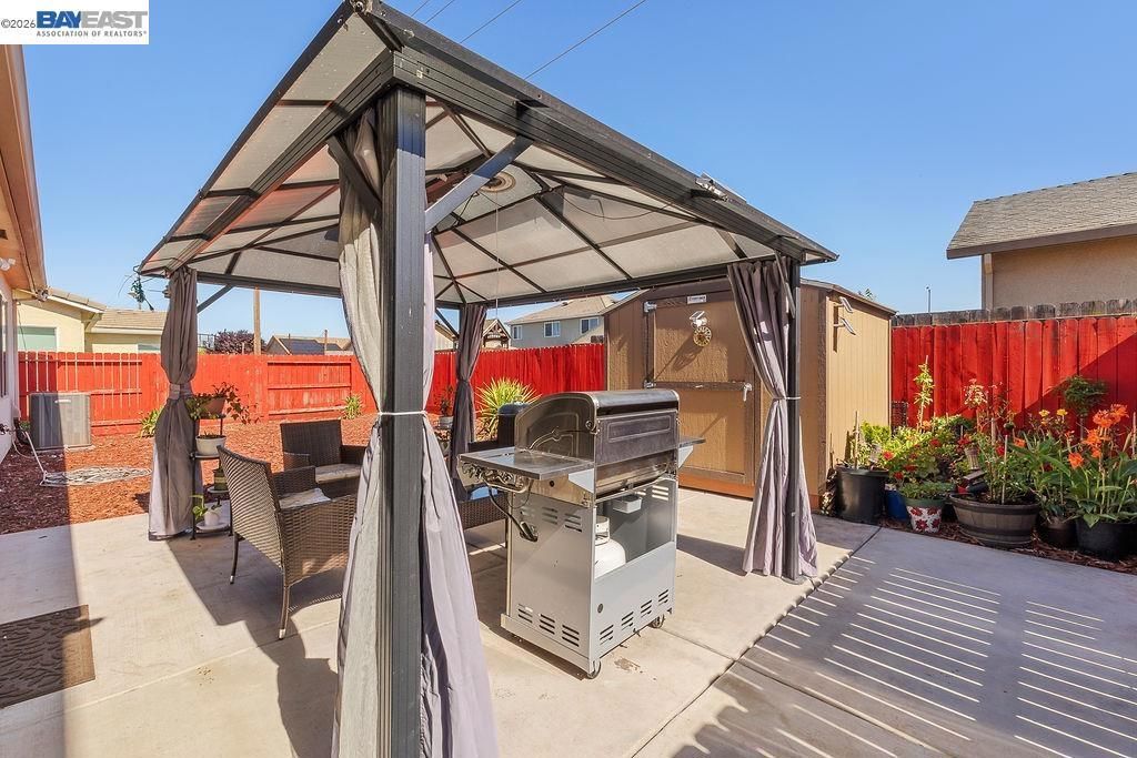 Image 27 of property listing at 910 Fargo St, Stockton, CA 95204