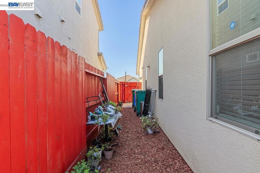 Image 29 of property listing at 910 Fargo St, Stockton, CA 95204