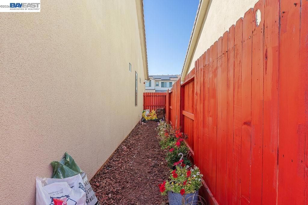 Image 30 of property listing at 910 Fargo St, Stockton, CA 95204