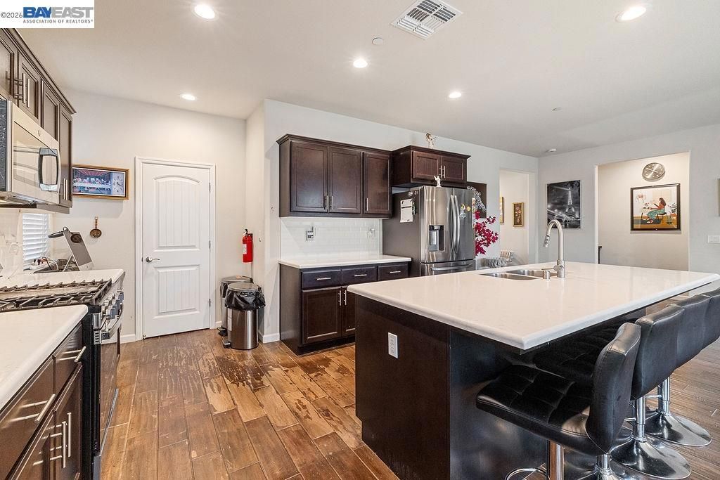 Image 9 of property listing at 910 Fargo St, Stockton, CA 95204