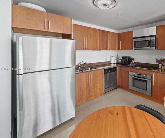300 S Biscayne Blvd T-2603, Miami, FL 33131