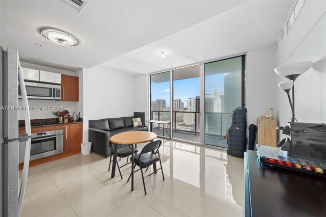 300 S Biscayne Blvd T-2603, Miami, FL 33131