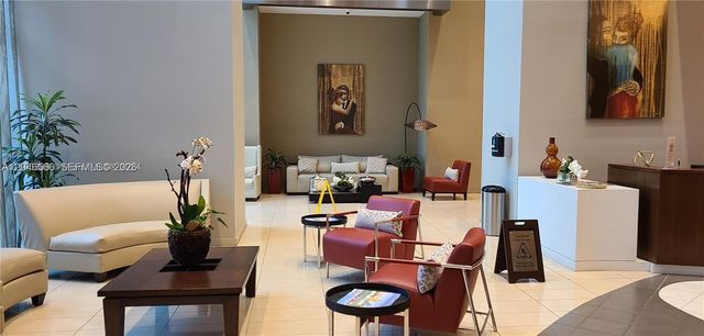 300 S Biscayne Blvd T-2603, Miami, FL 33131