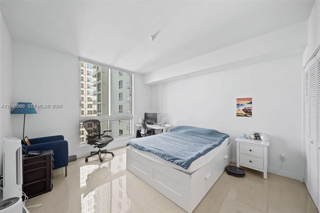 300 S Biscayne Blvd T-2603, Miami, FL 33131