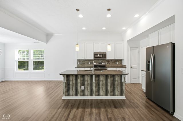 5551 W Turnbuckle Place, Mccordsville, IN 46055