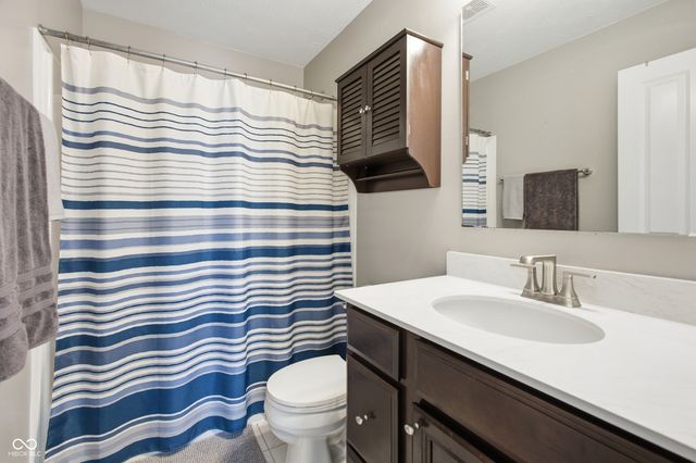 5551 W Turnbuckle Place, Mccordsville, IN 46055