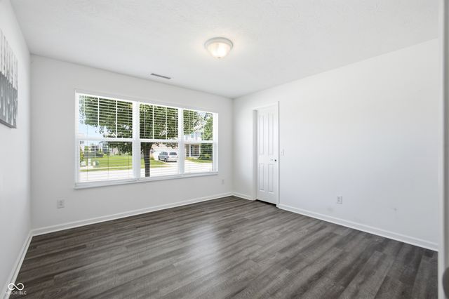 5551 W Turnbuckle Place, Mccordsville, IN 46055