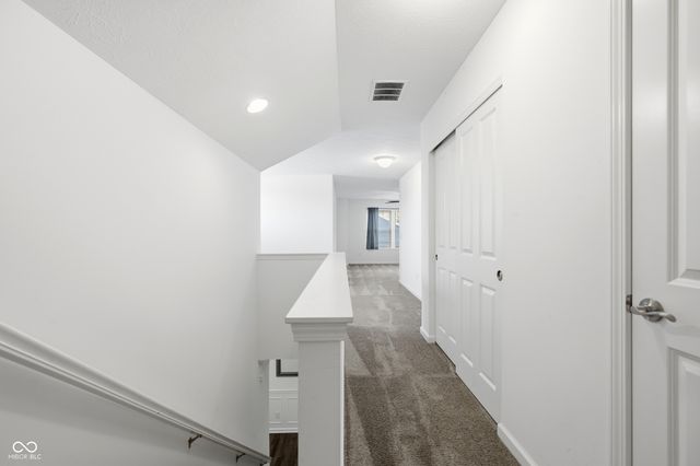 5551 W Turnbuckle Place, Mccordsville, IN 46055