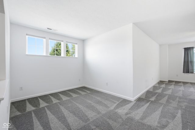 5551 W Turnbuckle Place, Mccordsville, IN 46055