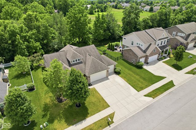5551 W Turnbuckle Place, Mccordsville, IN 46055