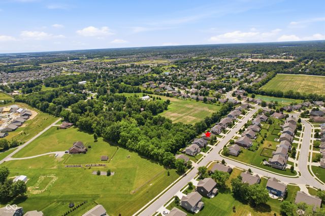 5551 W Turnbuckle Place, Mccordsville, IN 46055