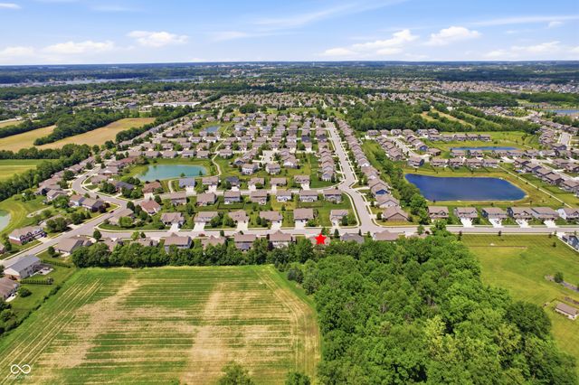 5551 W Turnbuckle Place, Mccordsville, IN 46055