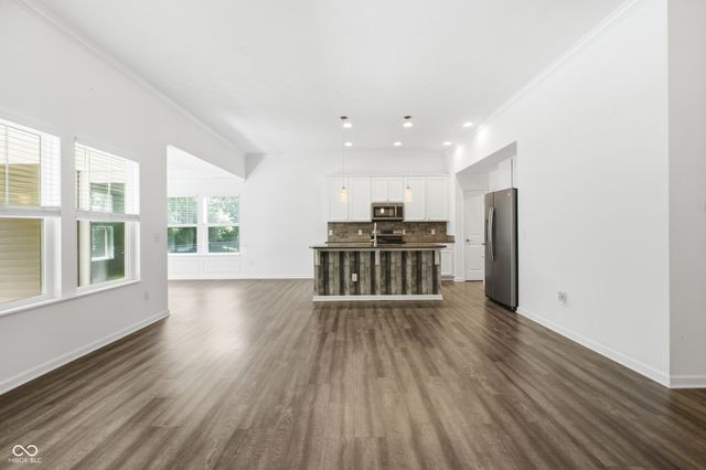 5551 W Turnbuckle Place, Mccordsville, IN 46055
