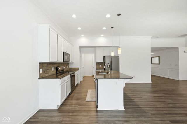 5551 W Turnbuckle Place, Mccordsville, IN 46055
