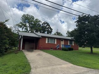 737 Price Street, Poplar Bluff, MO 63901