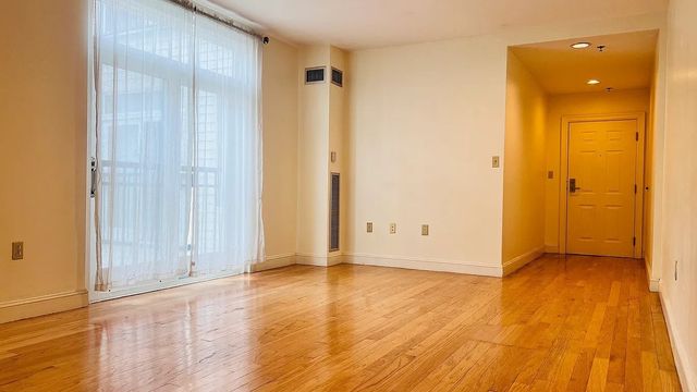 1723 Washington 501, Boston, MA 02118