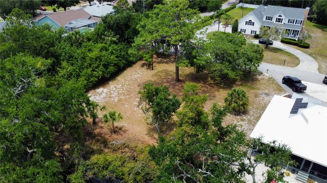 1105 ASHLAND, Tarpon Springs, FL 34689