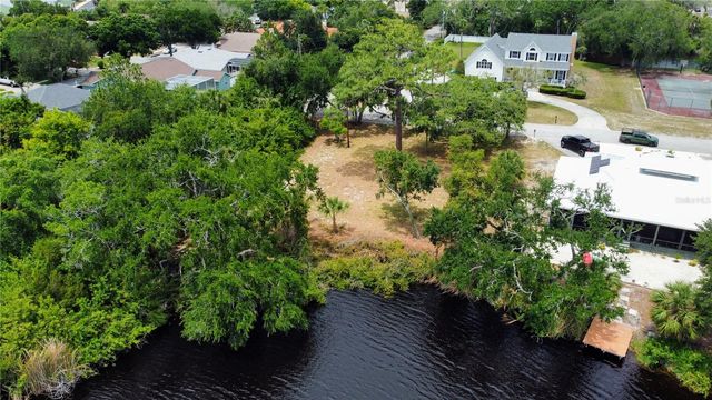 1105 ASHLAND, Tarpon Springs, FL 34689