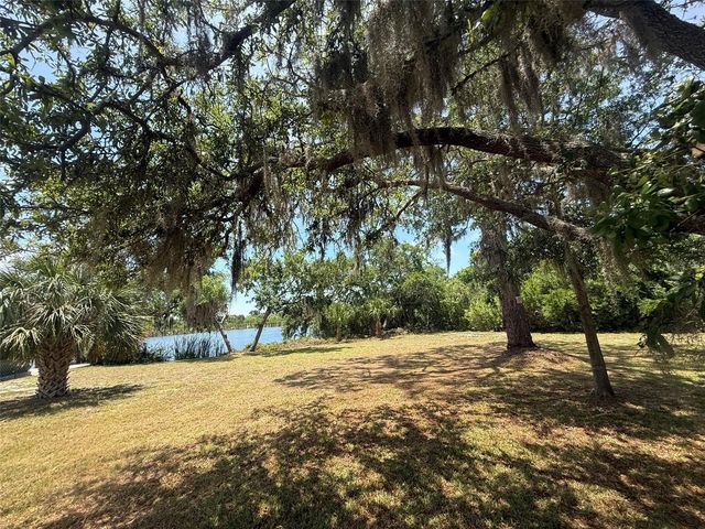 1105 ASHLAND, Tarpon Springs, FL 34689