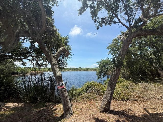 1105 ASHLAND, Tarpon Springs, FL 34689