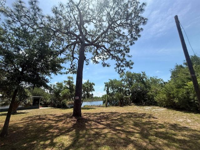 1105 ASHLAND, Tarpon Springs, FL 34689