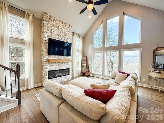 71 View Ridge Parkway, Leicester, NC 28748