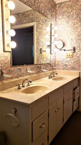 1220 NW 7th Avenue, Mineral Wells, TX 76067