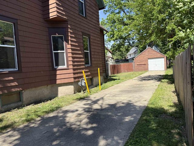 1030 Prairie Avenue, Beloit, WI 53511