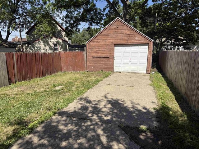 1030 Prairie Avenue, Beloit, WI 53511