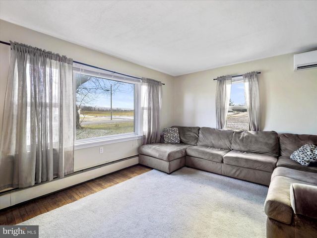 5871 OLDE SCOTLAND RD, Shippensburg, PA 17257