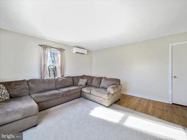 5871 OLDE SCOTLAND RD, Shippensburg, PA 17257