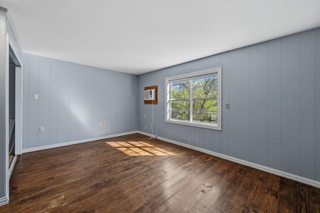 1368 Fish Hatchery Road, Huntsville, TX 77320