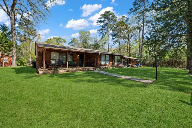 1368 Fish Hatchery Road, Huntsville, TX 77320