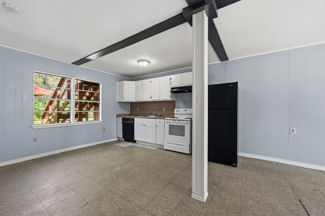 1368 Fish Hatchery Road, Huntsville, TX 77320