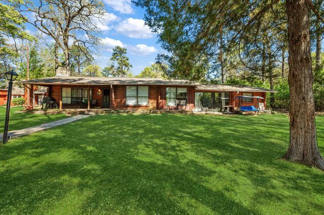 1368 Fish Hatchery Road, Huntsville, TX 77320