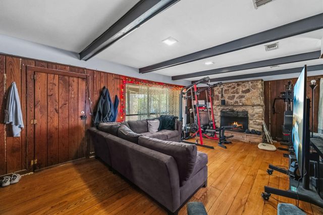 1368 Fish Hatchery Road, Huntsville, TX 77320