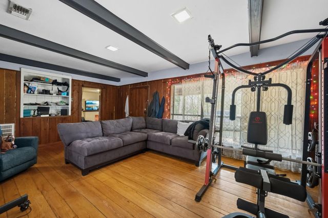 1368 Fish Hatchery Road, Huntsville, TX 77320