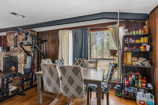 1368 Fish Hatchery Road, Huntsville, TX 77320