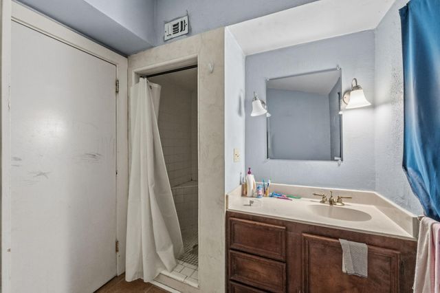 1368 Fish Hatchery Road, Huntsville, TX 77320