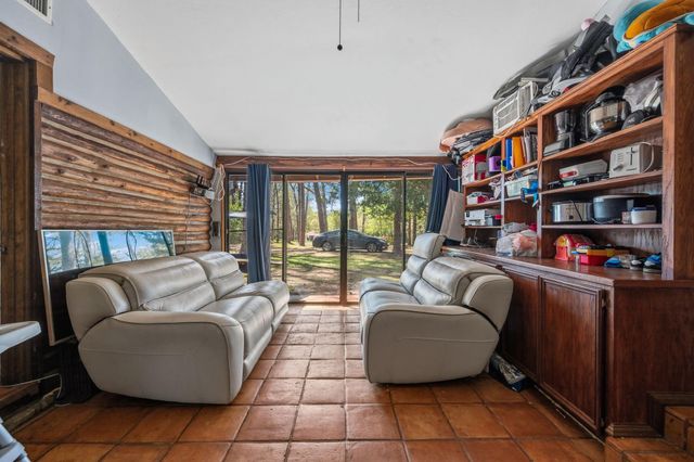 1368 Fish Hatchery Road, Huntsville, TX 77320