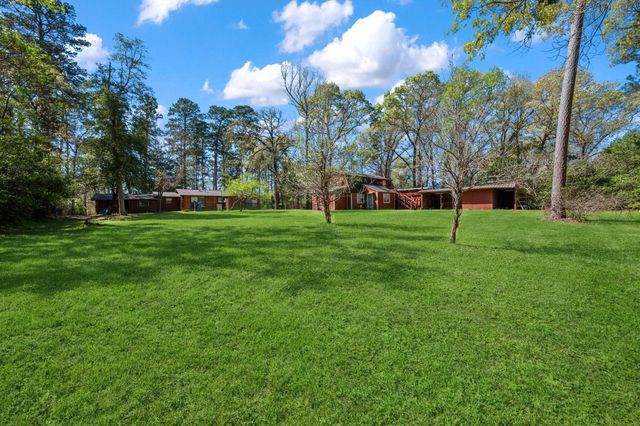 1368 Fish Hatchery Road, Huntsville, TX 77320