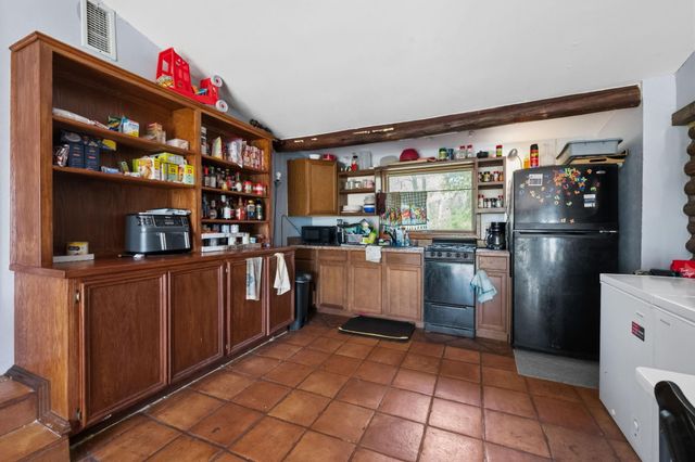 1368 Fish Hatchery Road, Huntsville, TX 77320