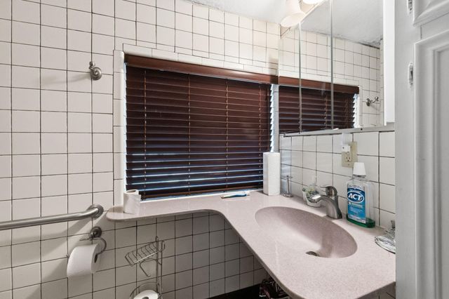 1368 Fish Hatchery Road, Huntsville, TX 77320