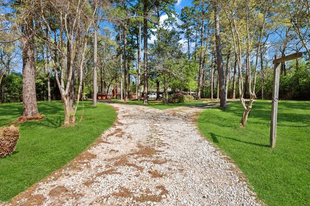 1368 Fish Hatchery Road, Huntsville, TX 77320