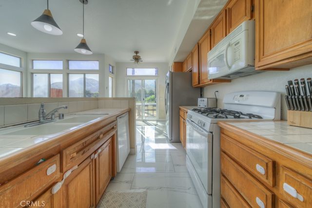 10917 Breezy Meadow Drive, Moreno Valley, CA 92557