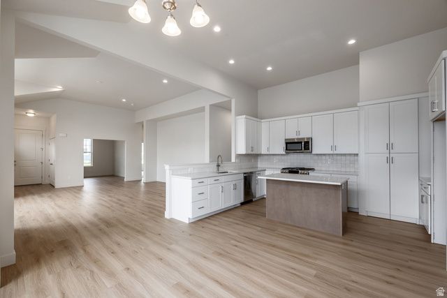 11192 S EASY BEE RD, South Jordan, UT 84009